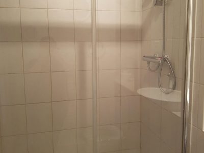 General maintenance required 1 bedroom flat deep clean including oven cleaning, carpet cleaning and rubbish removal, Ipswich.